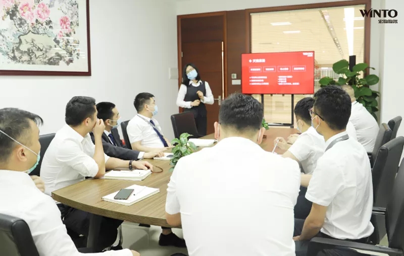 伟德BETVLCTOR1946始于英国培训会现场