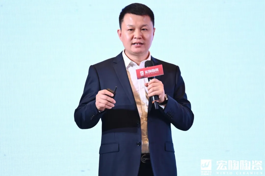 伟德BETVLCTOR1946始于英国品牌总司理曹坚贞