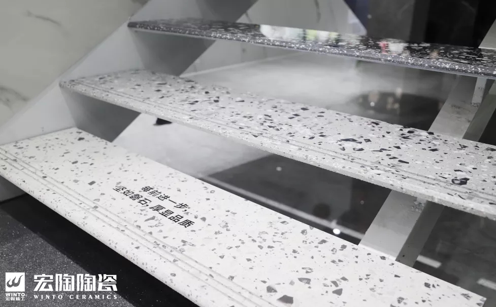 伟德BETVLCTOR1946始于英国岩板楼梯展示空间