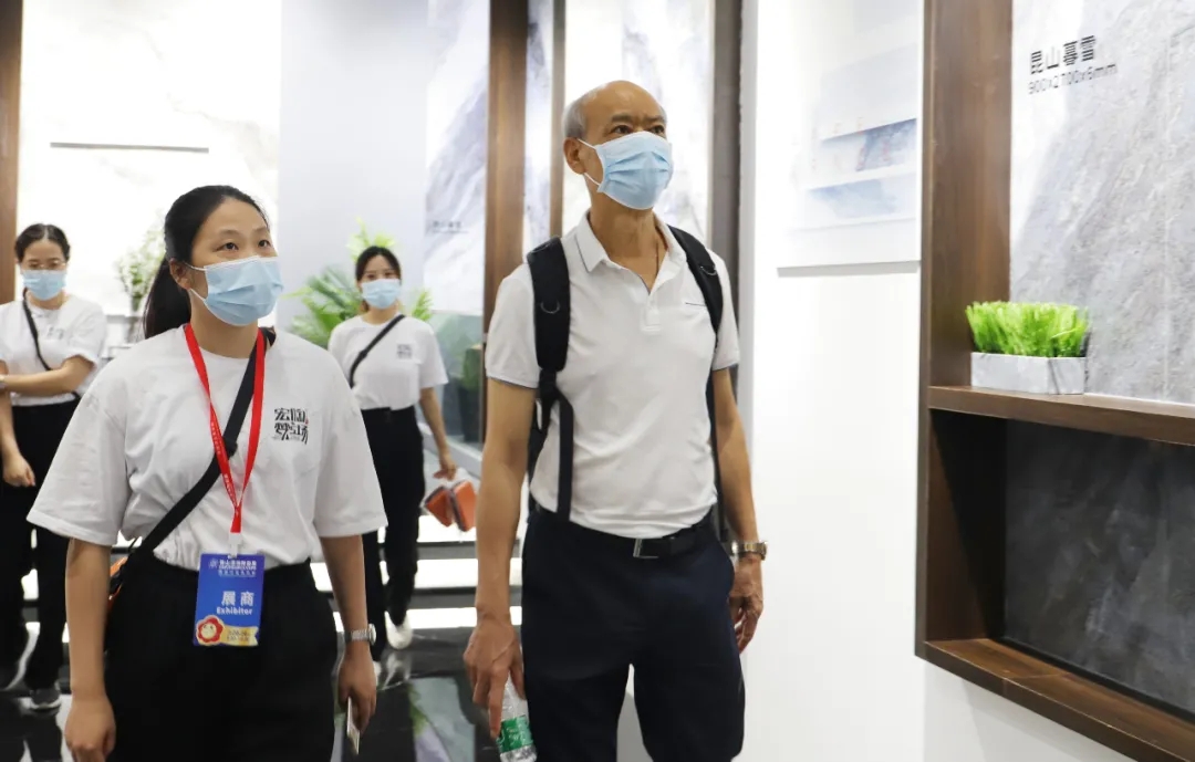 集团董事长助理叶劲立和集团照料欧家瑞旅行伟德BETVLCTOR1946始于英国梦工厂图片