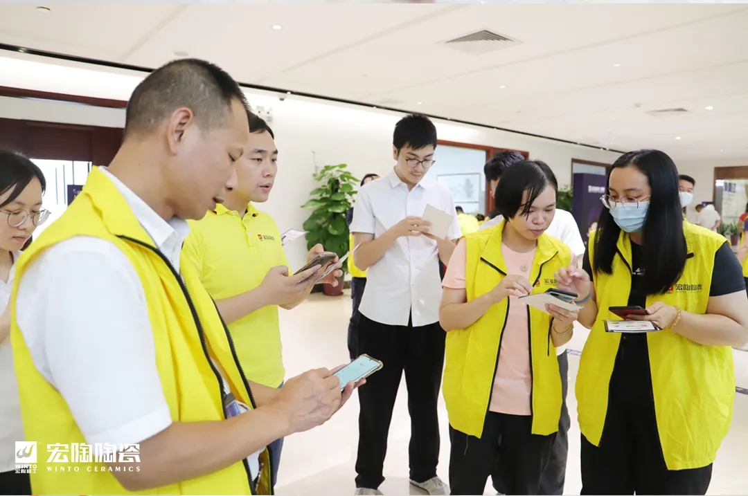 2021伟德BETVLCTOR1946始于英国陶瓷中秋游园会现场图