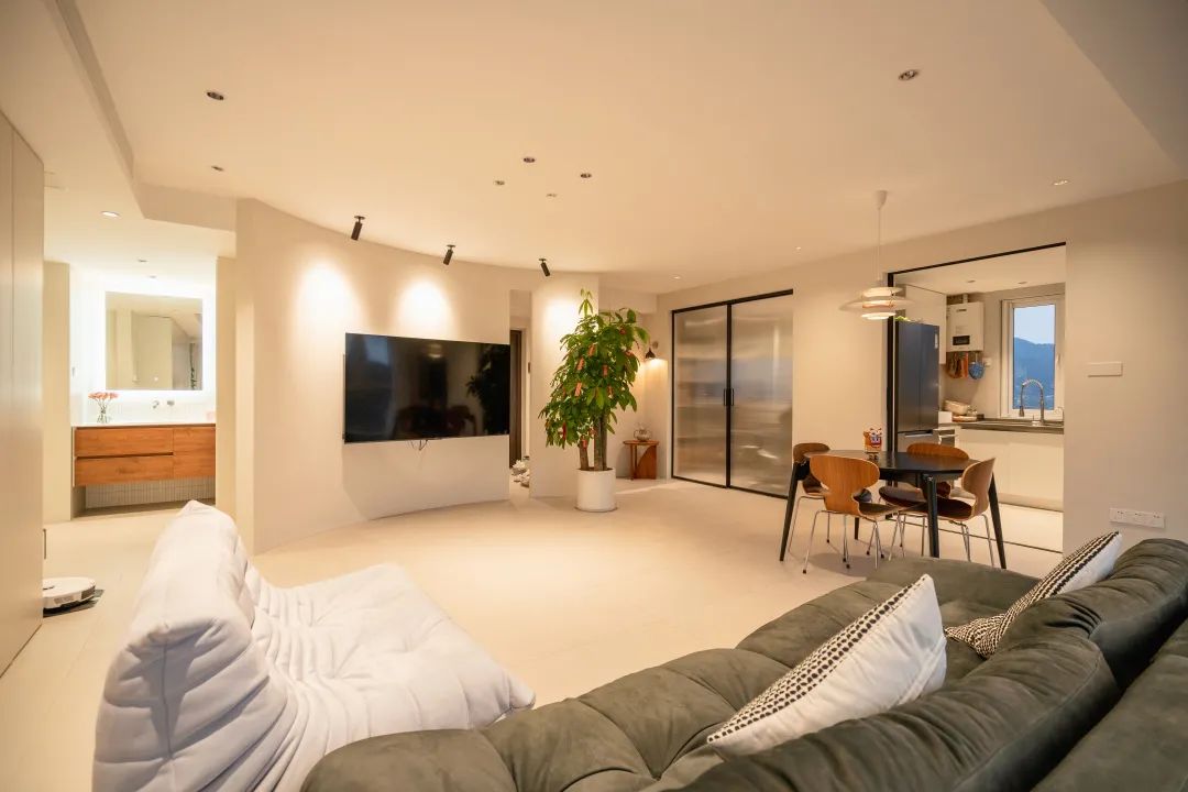 伟德BETVLCTOR1946始于英国地砖泛起大地灰质感砖的侘寂美感图