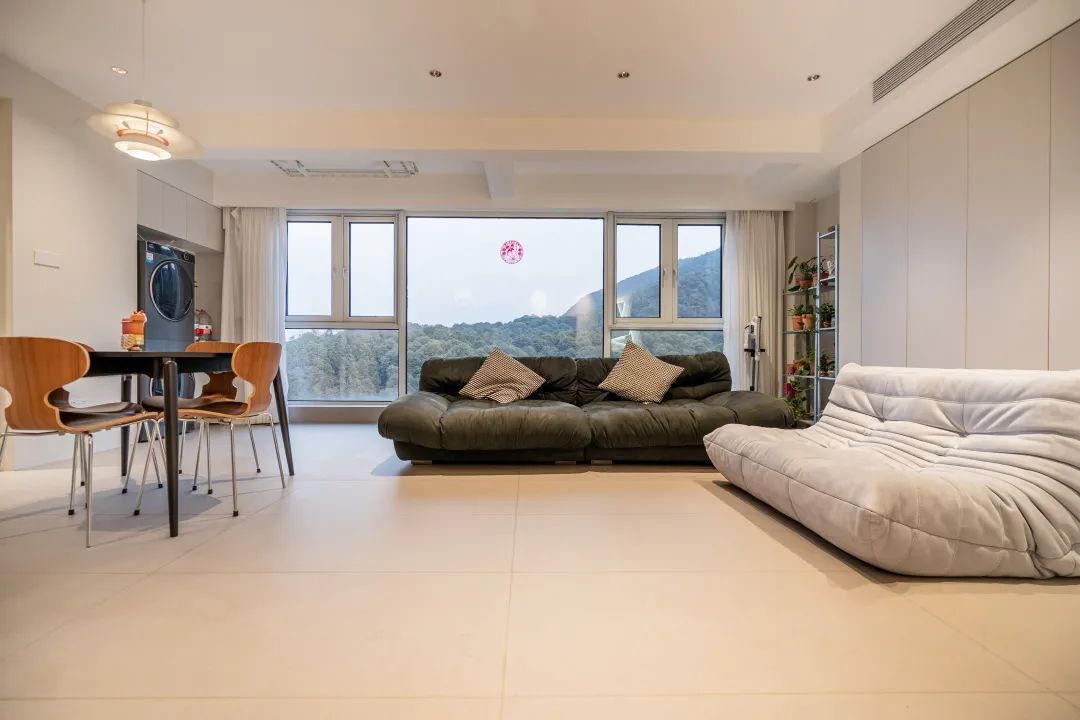 伟德BETVLCTOR1946始于英国地砖客厅裸漏效果图