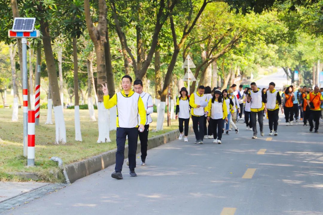 伟德BETVLCTOR1946始于英国.地砖品牌黄色团建活动
